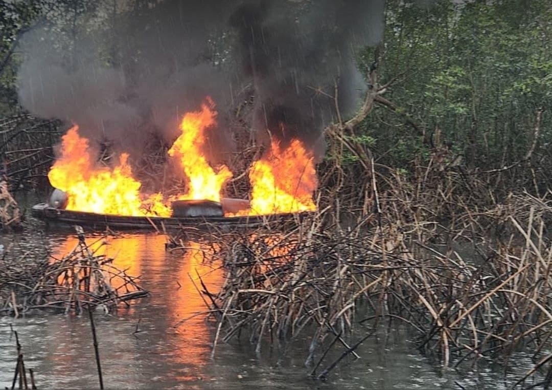 Navy storms Bayelsa militant camp, arrests 3, recovers rifle, AK-47 magazines